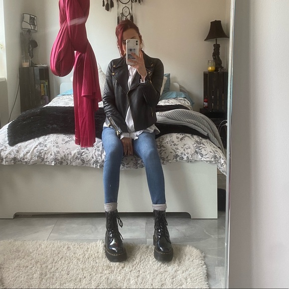 Meet your Posher, Krystina - Picture 1 of 1